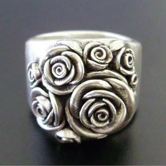 Jewelry - Floral Silver Ring with Rose Design